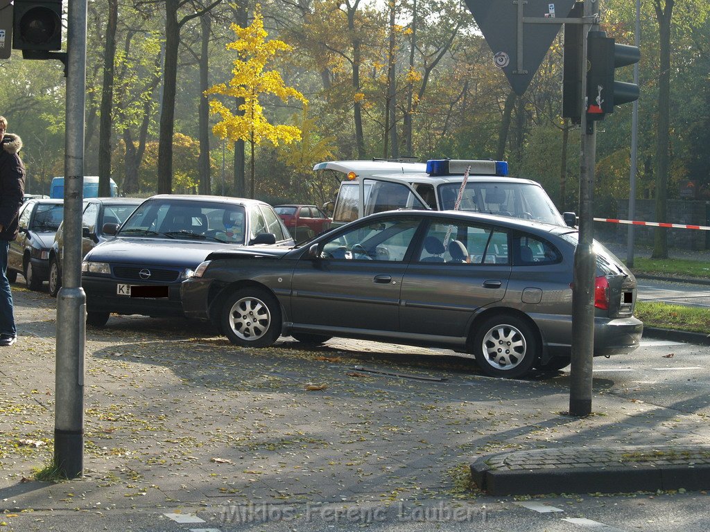 VU 4 PKW Koeln Innere Kanalstr Subbelratherstr  P25.JPG